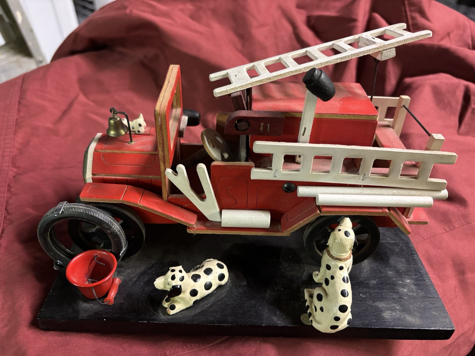 Fire Truck - Musical - Wind Up - Smoke Gets In your Eyes