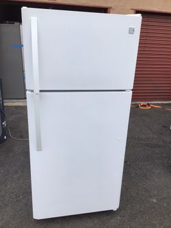 Kenmore Top-Freezer Refrigerator