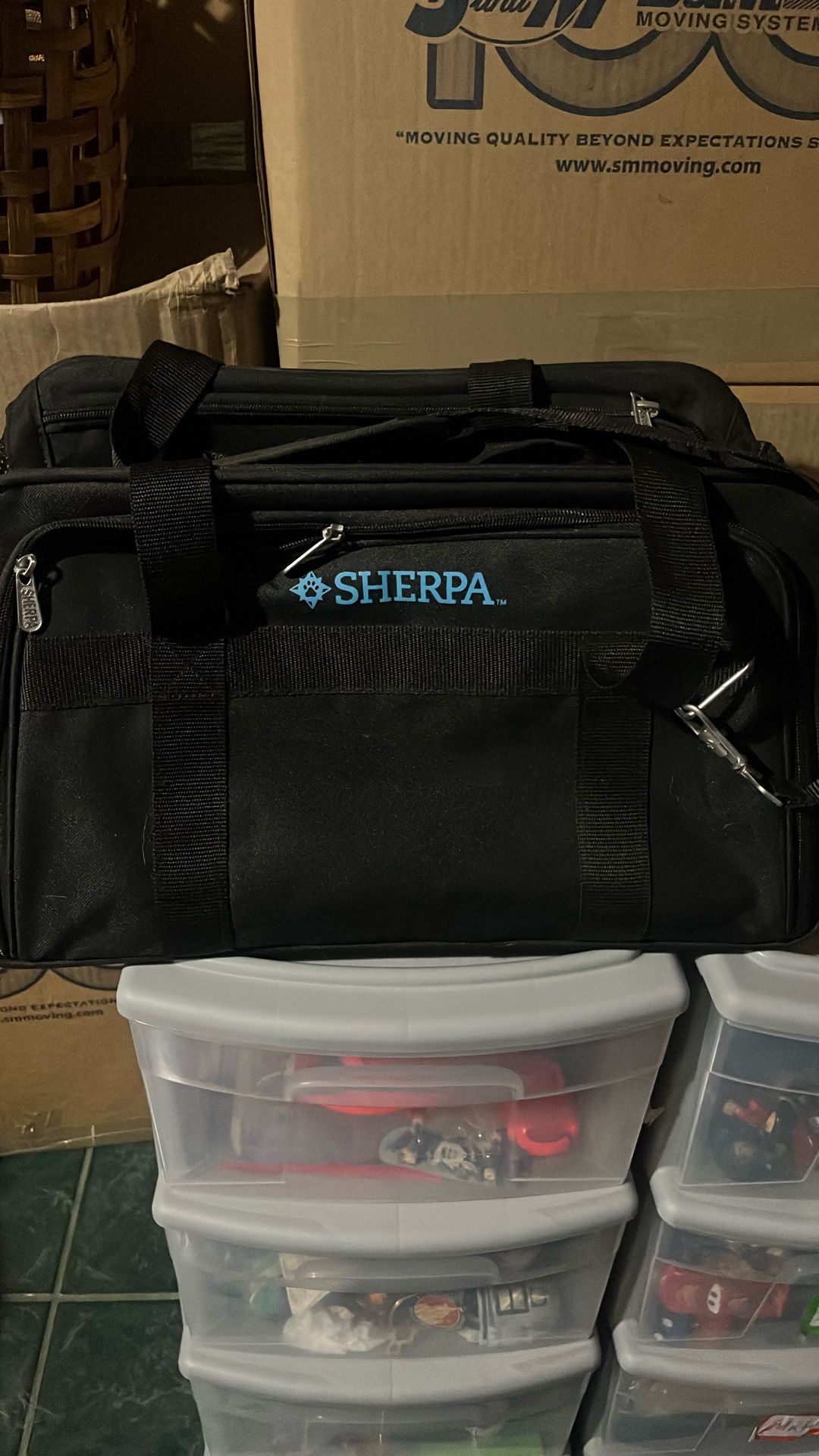 Sherpa Deluxe Black Soft Sided Carrier