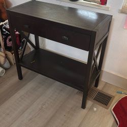 Entry Table Or Desk