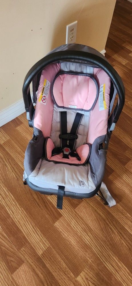 Baby Car Seat W / Base