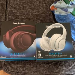 Ultra Bass Headphones .Isolatenx (brookstone)
