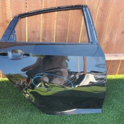 2016 - 2021 HONDA CIVIC HATCHBACK
RIGHT REAR DOOR USED OEM .NC3