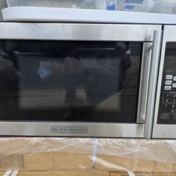 Small Microwave Black & Decker 