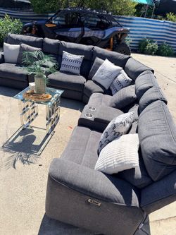 Grey sectional recliner couch 🛋️