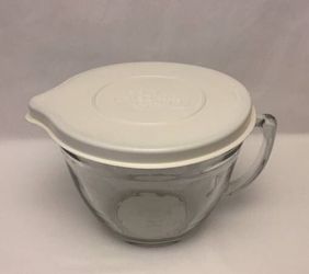 Pampered Chef Glass Batter / Mixing / Measuring Bowl - 8 Cup, 2 Quart, 2  Liter on eBid United States