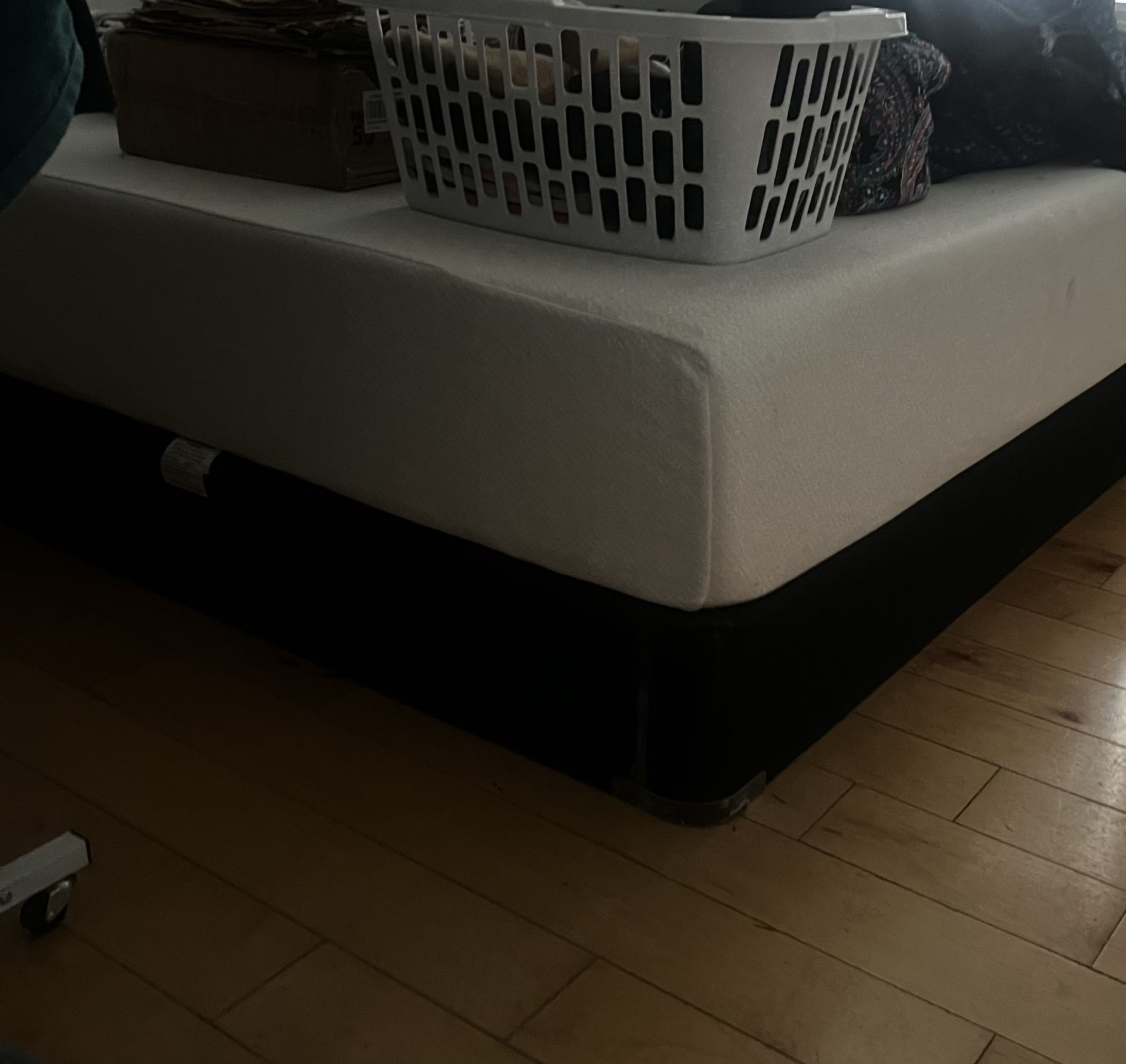 Queen Box Spring And Mattress 