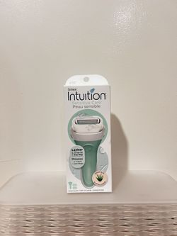 Schick Intuition Razor
