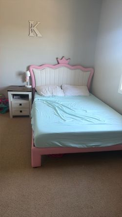 Full size princess bed