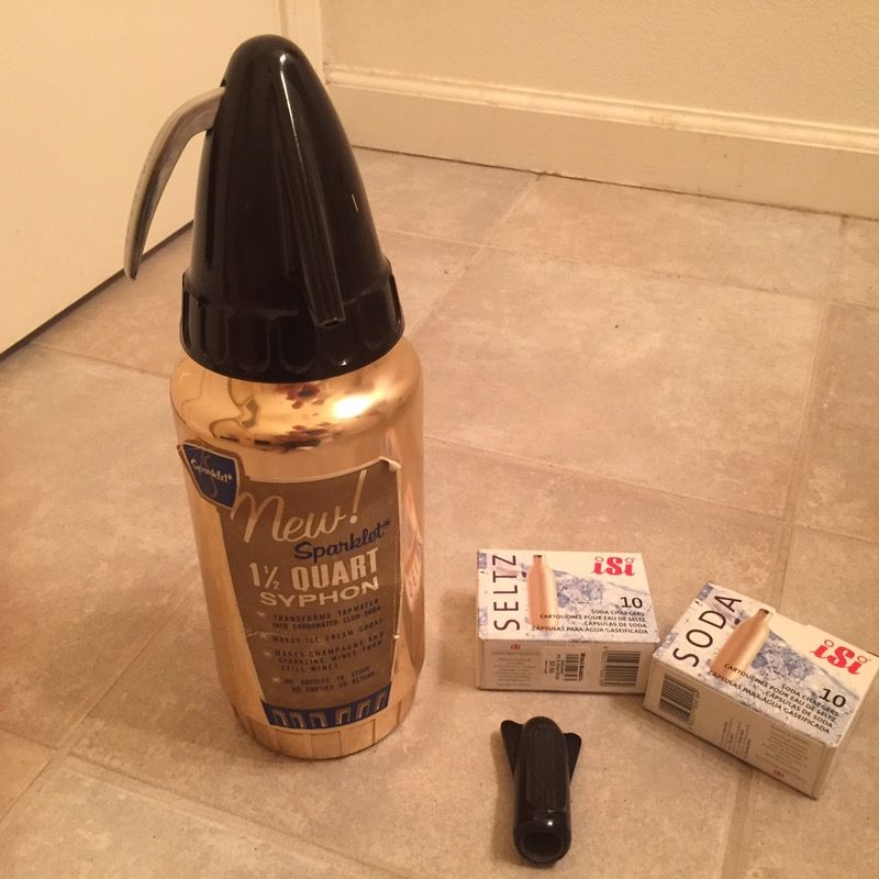 SODA MAKER - VINTAGE - 1950's Sparklet No. 140 Syphon Soda/Seltse