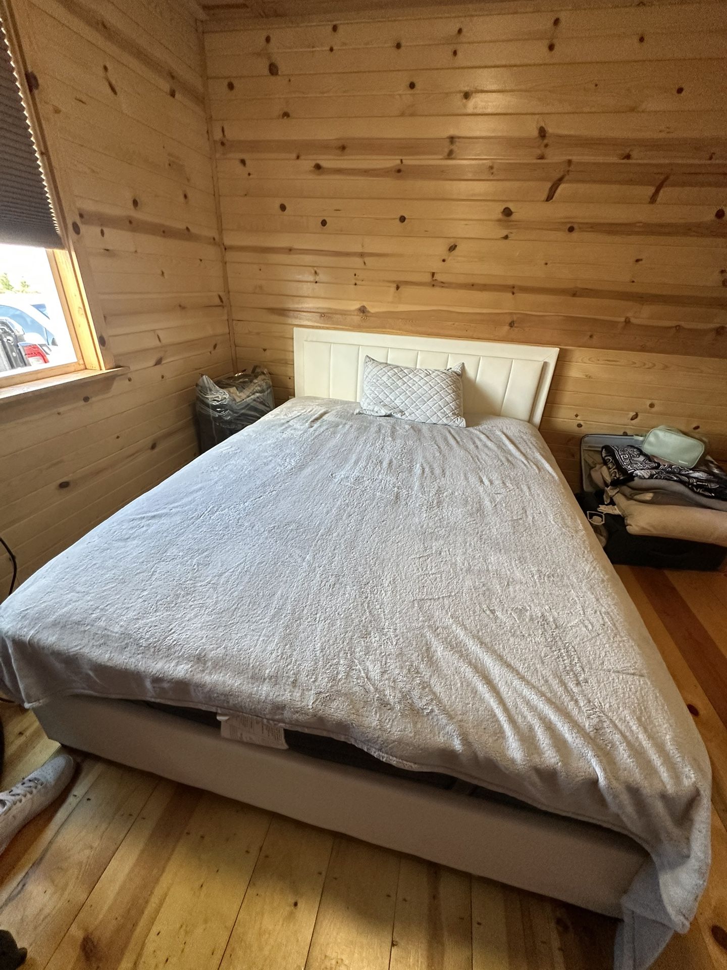 Queen Size Bed And Bed Frame