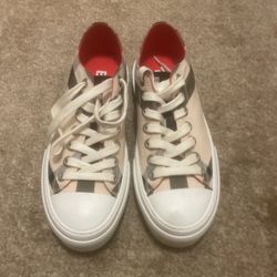 Burberry Size 5.5 
