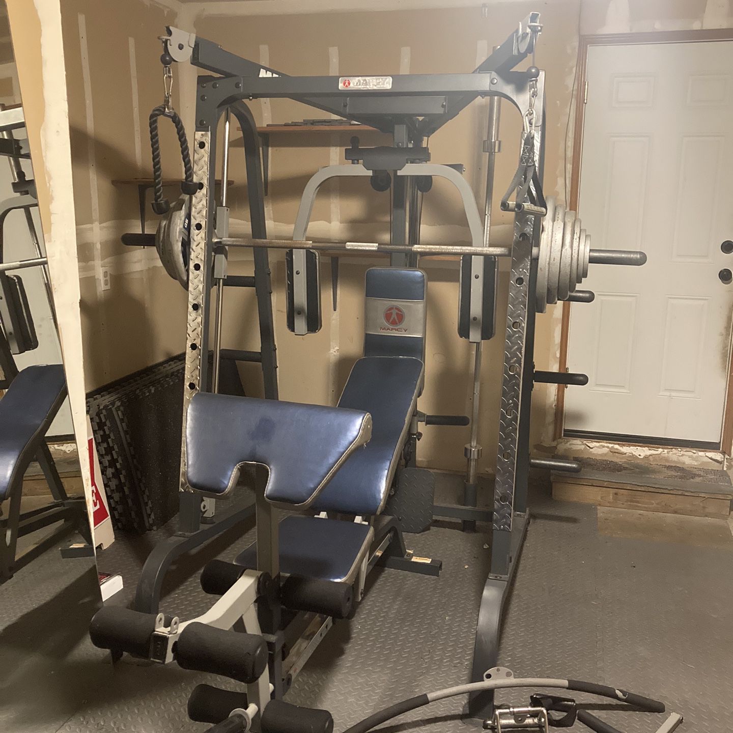 Marcy Smith Machine With Weights And Mats