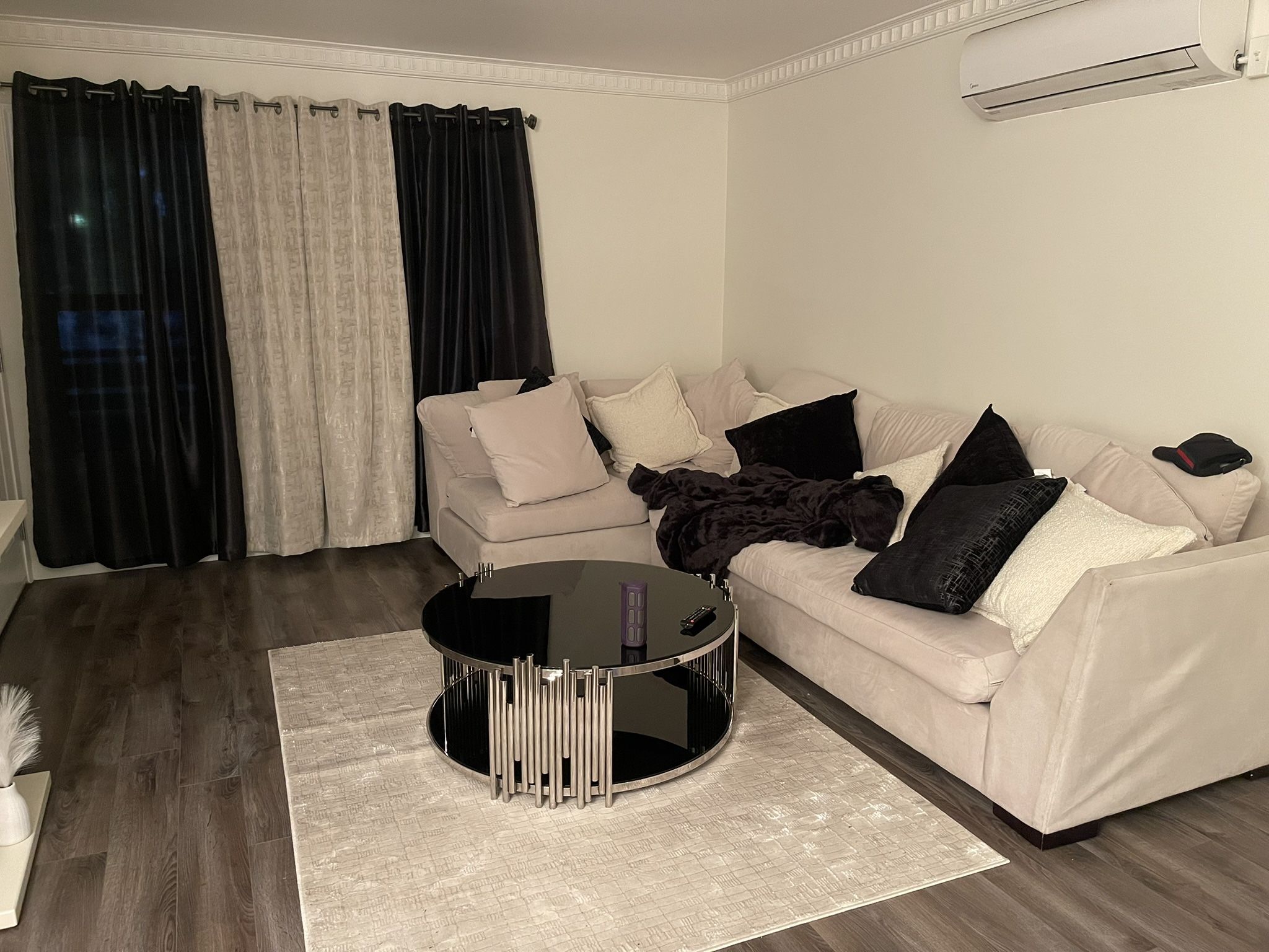 Couch White Free