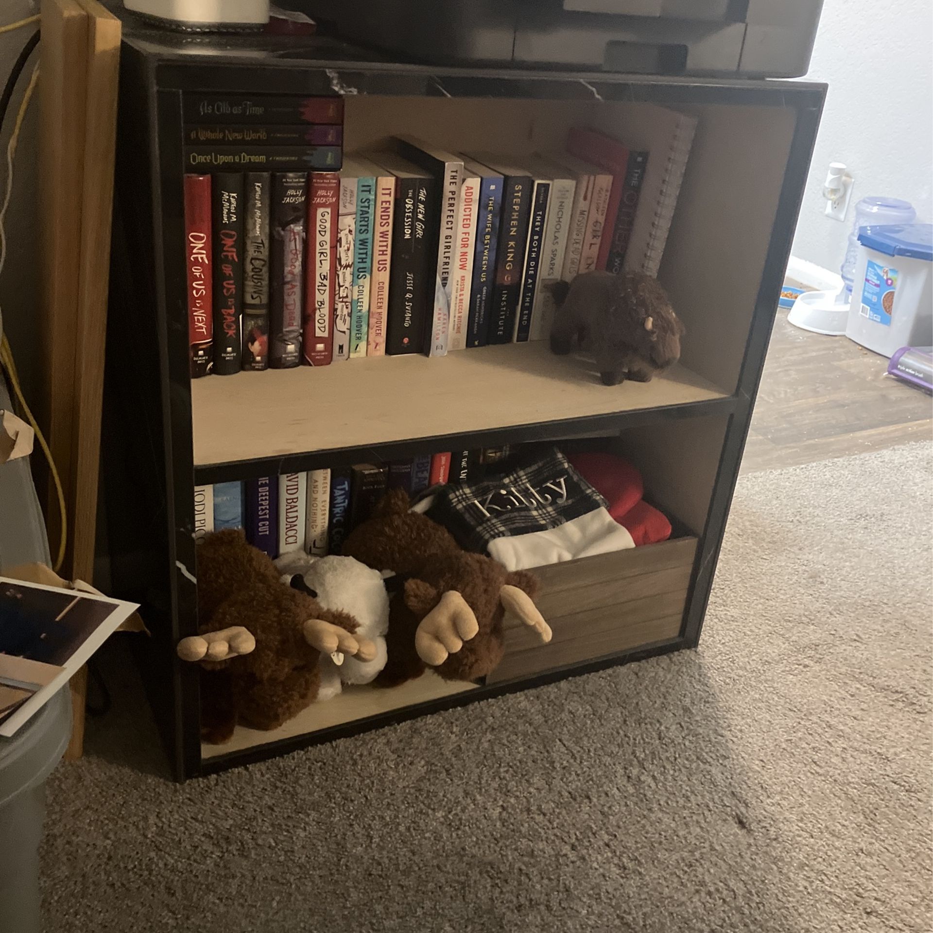granite book shelf