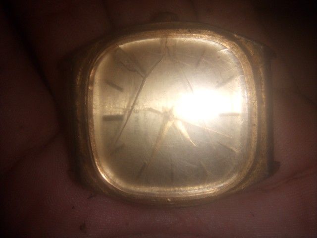 Vintage TIMEX  female Z  Gold Watch
