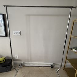 High End Clothing Racks And Mannequins 