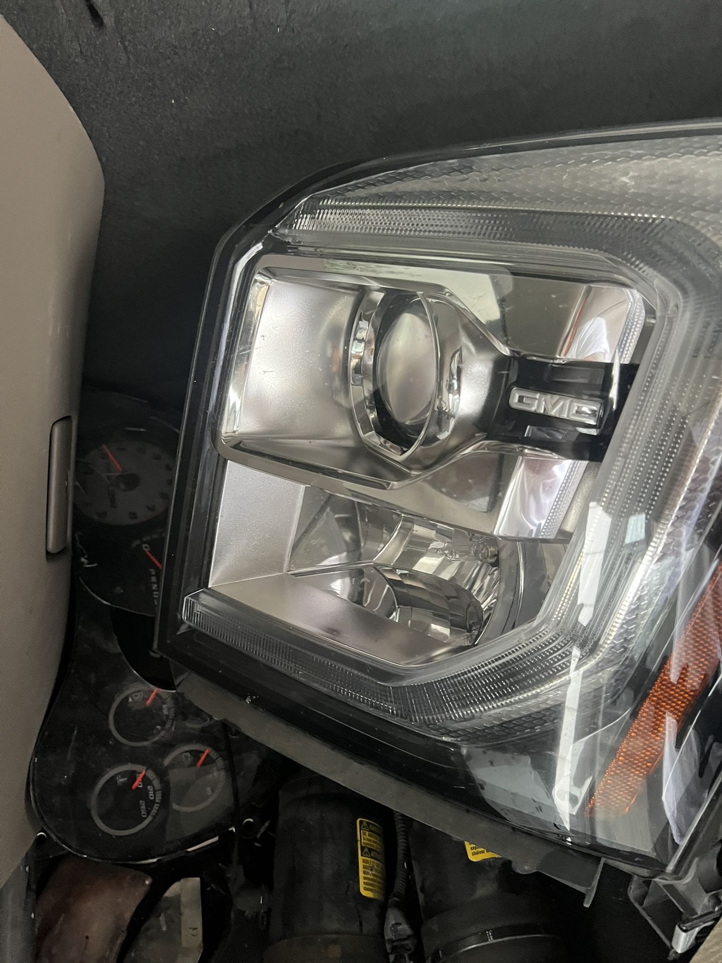 Good Parts 2018 GMC Yukon Denali Front Headlight