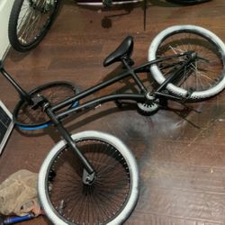 will trade this bike and ps4 slim for a better bmx bike 