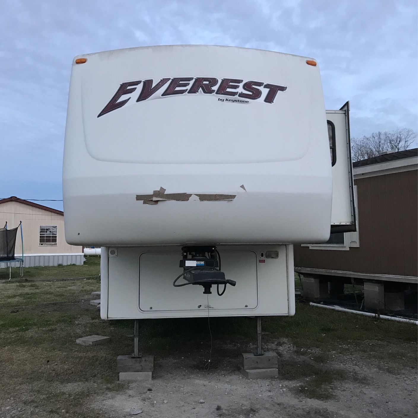 Photo Everest by Keystone RV For Sale