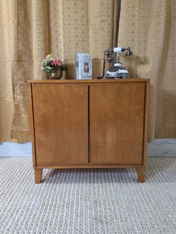 Leslie Diamond Conant Ball Mid-Century Modern Birch Record Cabinet / Media Console