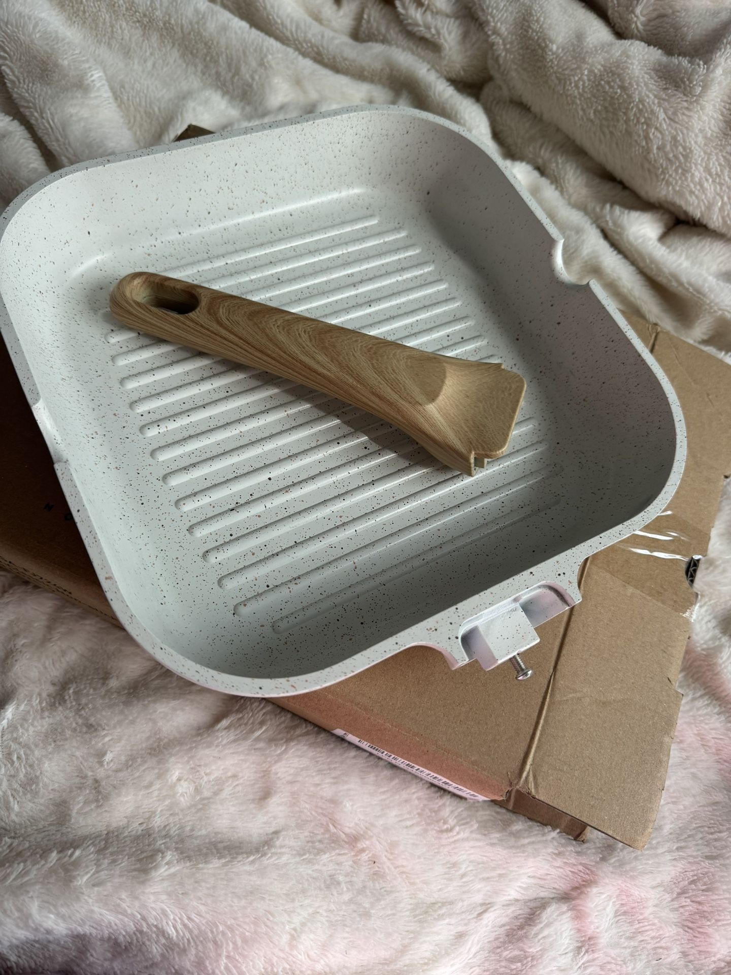 White Ceramic frying pan