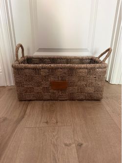 Large size woven magnolia basket (NEW)