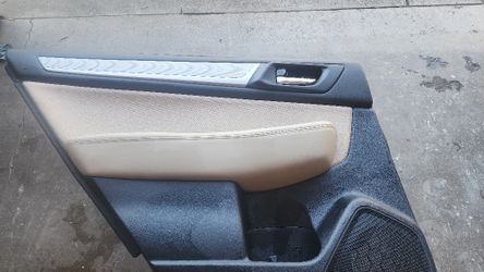Subaru Outback 2018-2019 Interior Door Panel