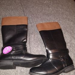 Brand New Girl Boots