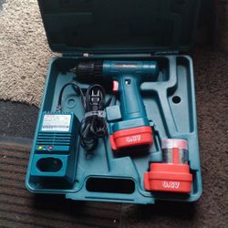 Makita Drill 9.6 New With Extra Battery And Charger