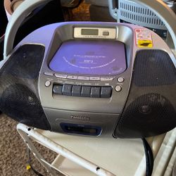 A Nice Boom box  Cd/cassette / Radio / Cd Player