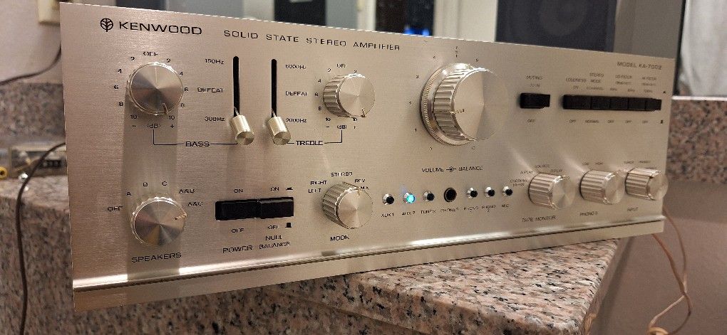 Kenwood KA-7002 Solid State Stereo Integrated Amplifier (1971) Must Read