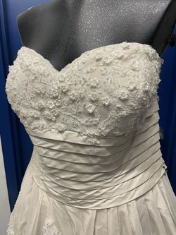 Wedding Gown, Ivory, Size Fits Like A Sz 20, Ghent 