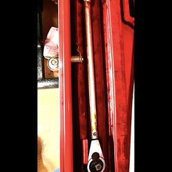 MAC Tools 1/2” Drive Torque Wrench – TRC250 (25–250 ft-lbs) – With Case