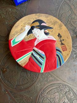 Japanese Geisha Relief Decorative Plate