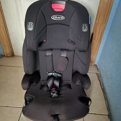 Graco High Back Booster Seat  2 In 1. Forward Position Only. SEE ALL THE PICTURES 