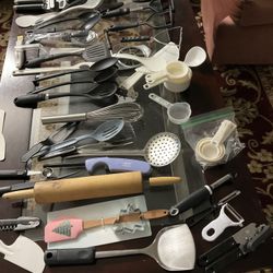 household kitchen items price range from $1 to $3 Like New