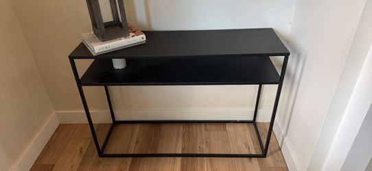 Side table entry table