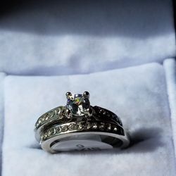 Crystal wedding band set