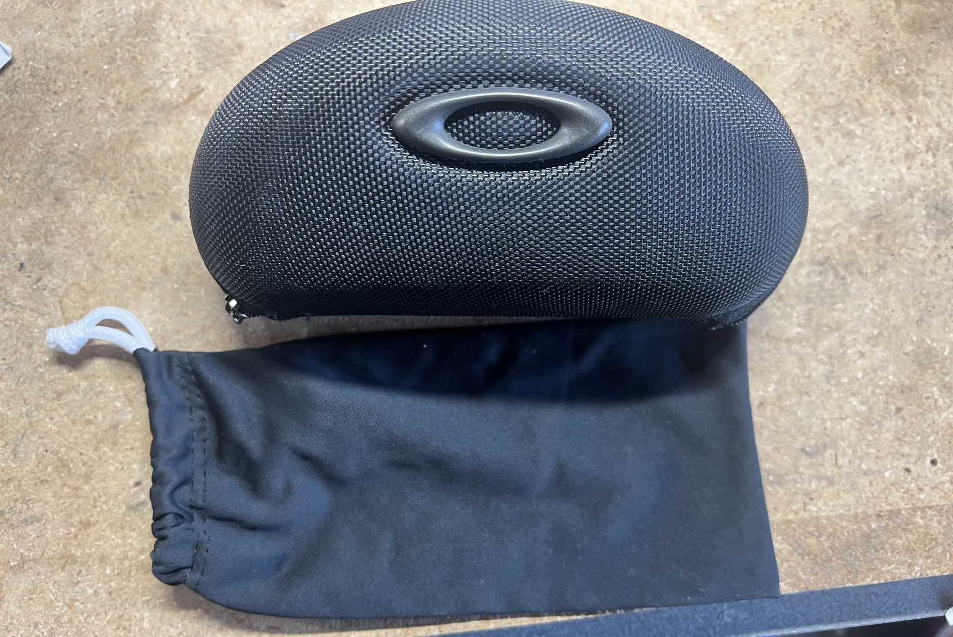 Oakley Sutton Sunglasses Case