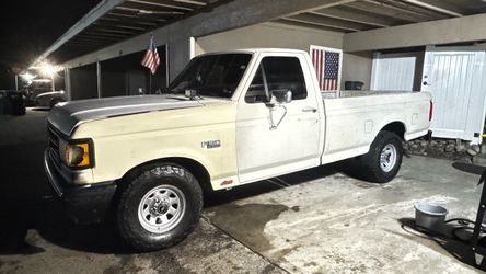 1990. Ford