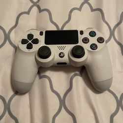 White PS4 Controller