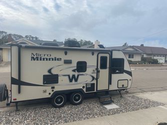 2018 Minnie Winnie 2100bh