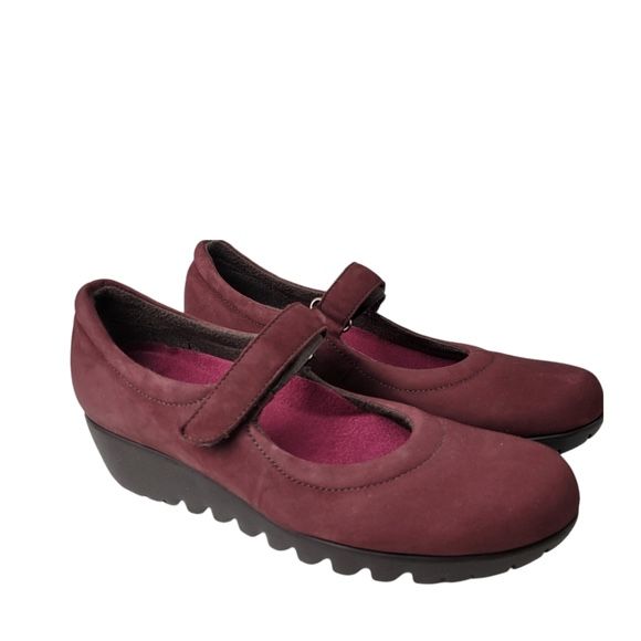 Munro Burgundy Walking Wedges Size 8.5