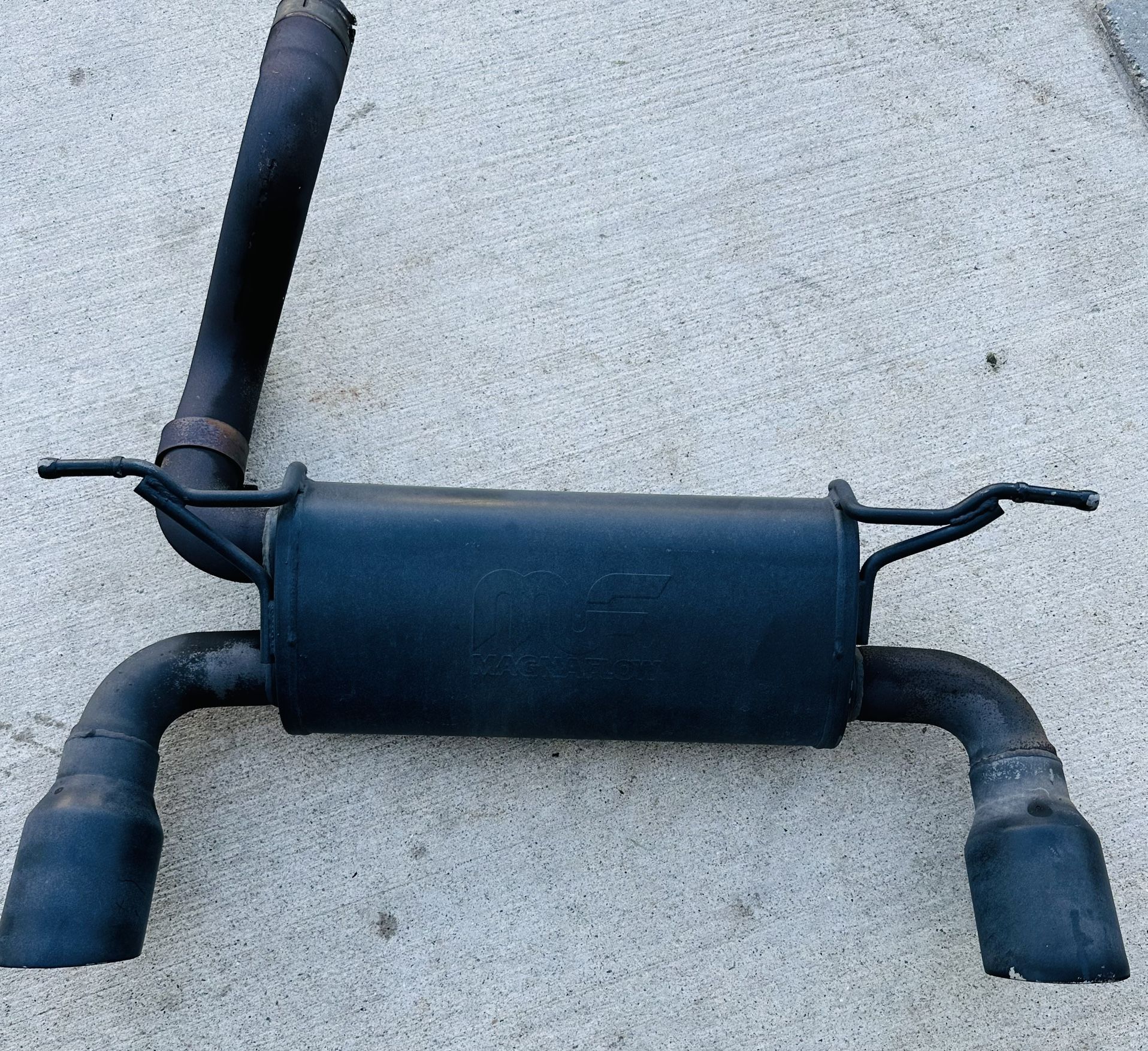 Jeep Wrangler JL 18-25 Magnaflow Street Muffler Axle Back Exhaust System with Black Tips