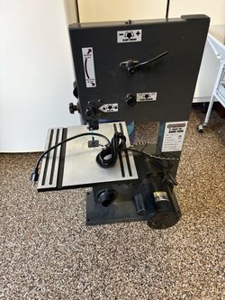 Central Machinery 9" Bench Top Band Saw