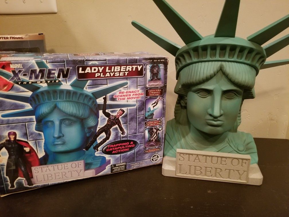 Marvel MCU X-Men Lady Liberty playset in box