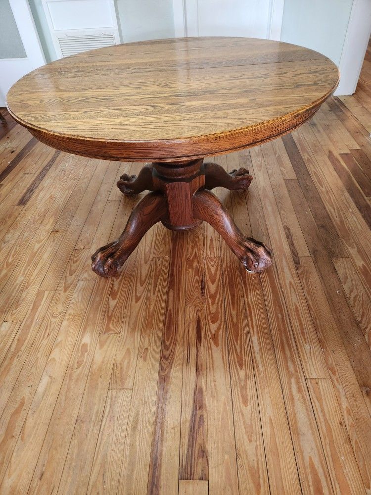 Heavy Wood Claw & Ball Dining Table W/Chairs