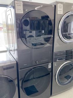 Samsung Bespoke 4.6 cu. ft. Large Capacity Single Unit AI Laundry Hub Model WH46DBH500EV