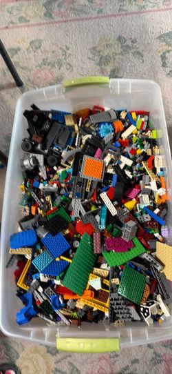30 Pounds of Lego  Bulk